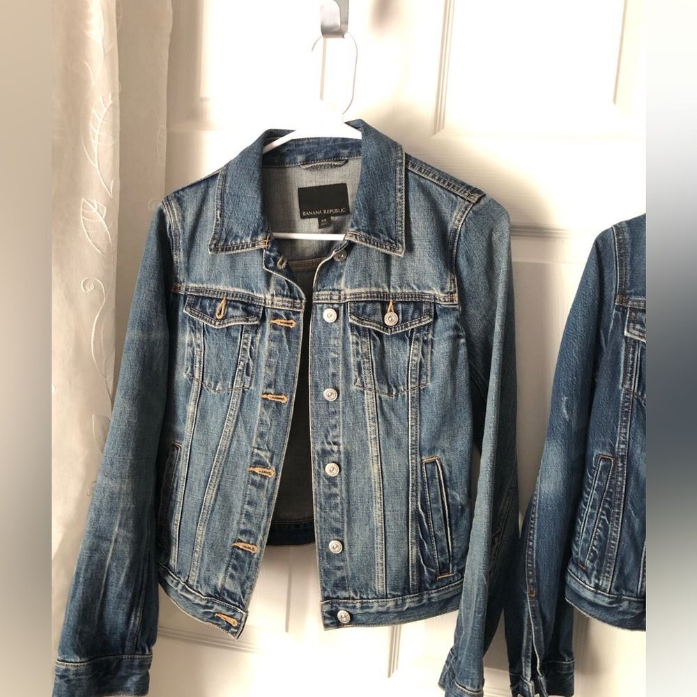 2 pcs Banana Republic Denim Trucker and cropped jackets button up women size XS - Picture 4 of 16